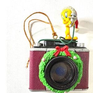 Vintage 1997 Warner Bros Tweety Bird Christmas Ornament Camera Santa Hat Wreath